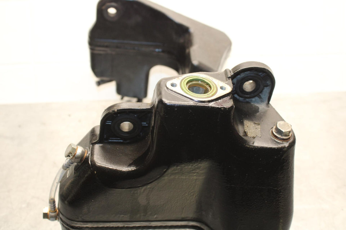 07-11 KTM  990 SUPER DUKE OIL TANK ENGINE RESEVOIR BB578