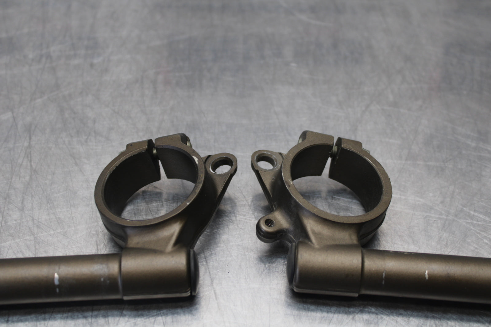 04-05 KAWASAKI NINJA ZX10R LEFT RIGHT CLIP ON ONS HANDLEBARS PAIR SET BB163