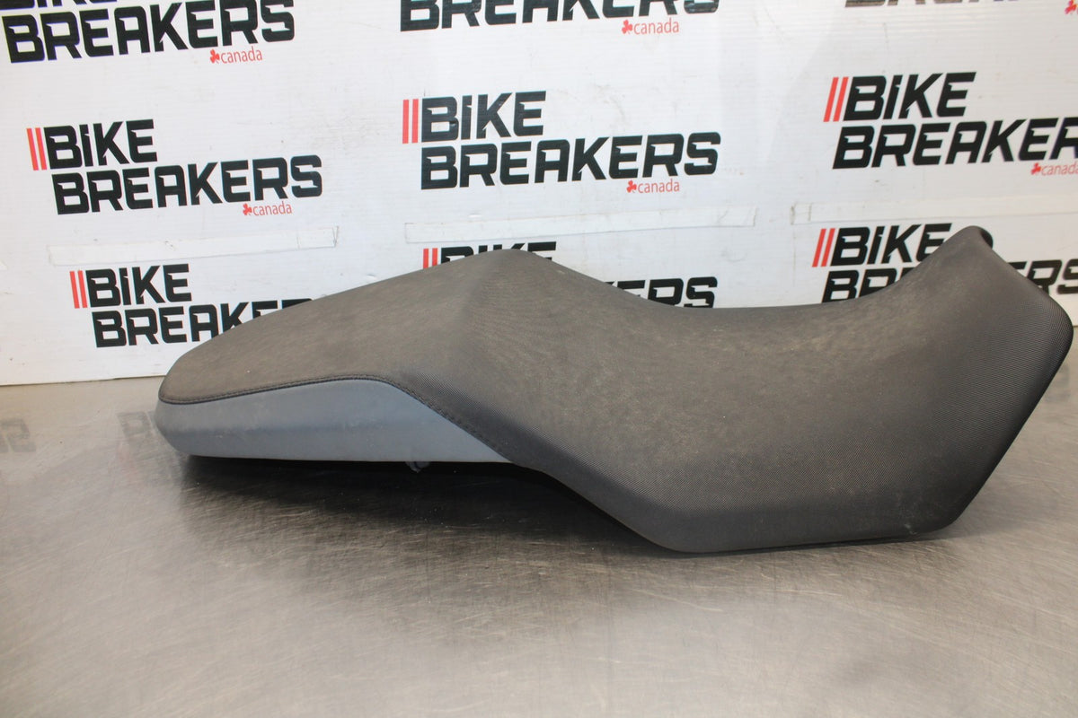 19 BMW F750GS FRONT REAR SEAT SADDLE BB938