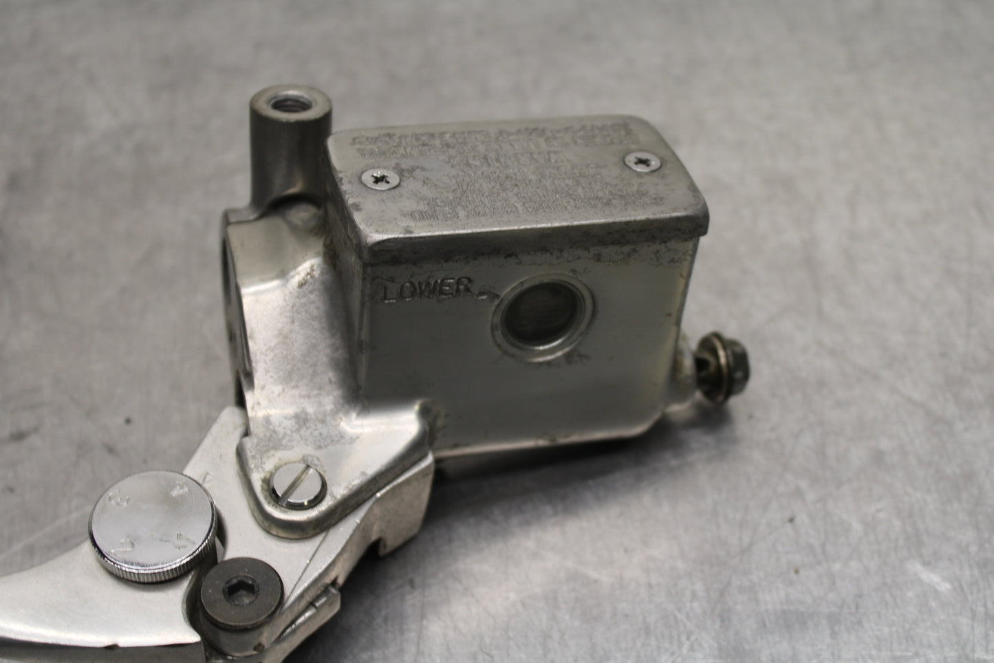 00 SUZUKI INTRUDER 1500 VL1500 FRONT BRAKE MASTER CYLINDER BB761
