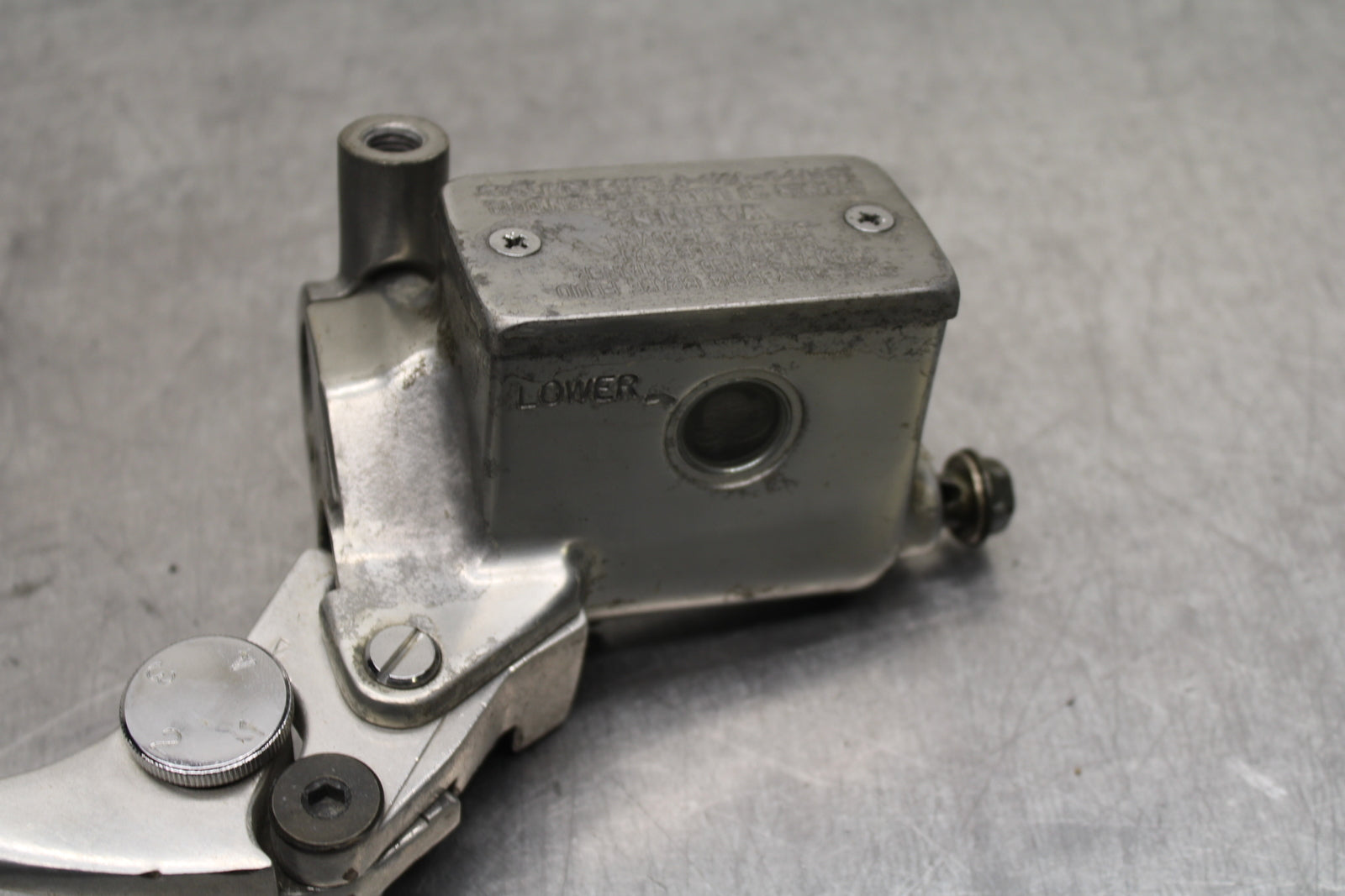 00 SUZUKI INTRUDER 1500 VL1500 FRONT BRAKE MASTER CYLINDER BB761