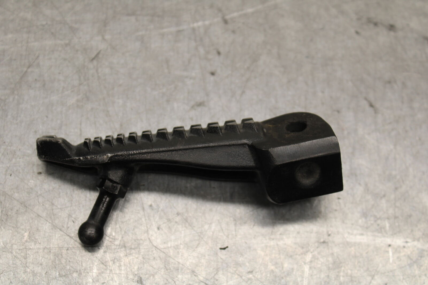 16 KAWASAKI NINJA ZX10R RIGHT FRONT FOOT REST PEG STEP 34028-0140 BB650