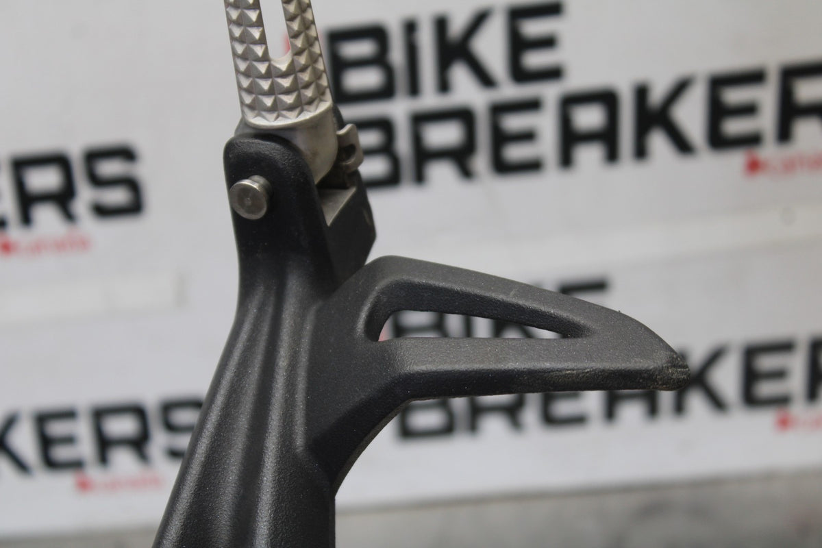 12 TRIUMPH STREET TRIPLE R RIGHT REAR BACK PASSENGER PEG BB914