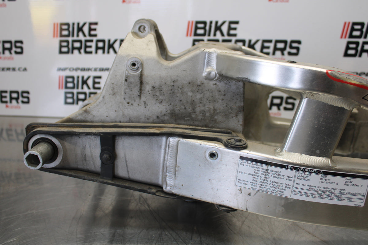 05-06 HONDA CBR600RR REAR SWINGARM BACK SUSPENSION SWING ARM BB149