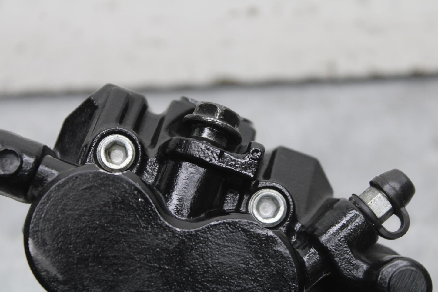 15-16 KAWASAKI EX300 FRONT BRAKE CALIPER BB635