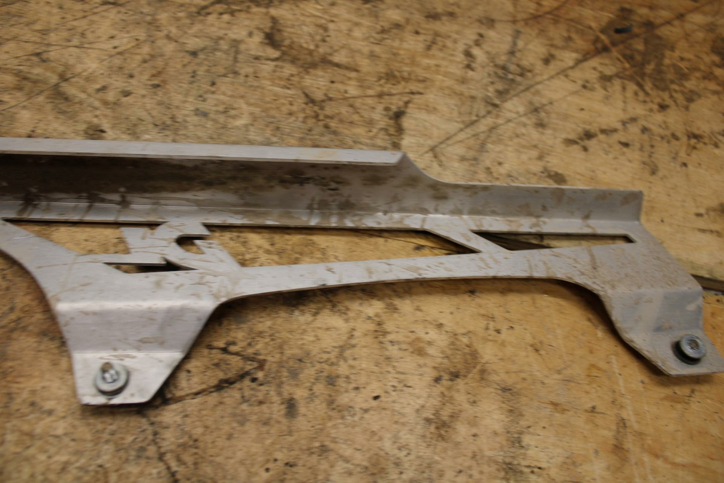 07-11 SUZUKI VSTROM 650 REAR BACK DRIVE CHAIN GUARD COVER SHIELD BB340