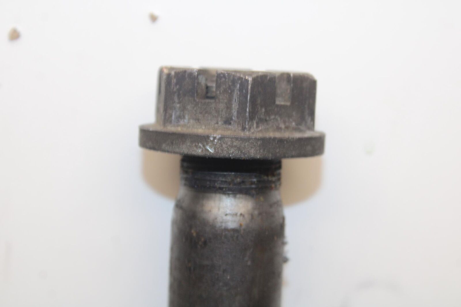 2003 Suzuki SV1000S REAR AXLE BACK WHEEL RIM PIVOT BOLT AXEL 64711-33E10 BB85