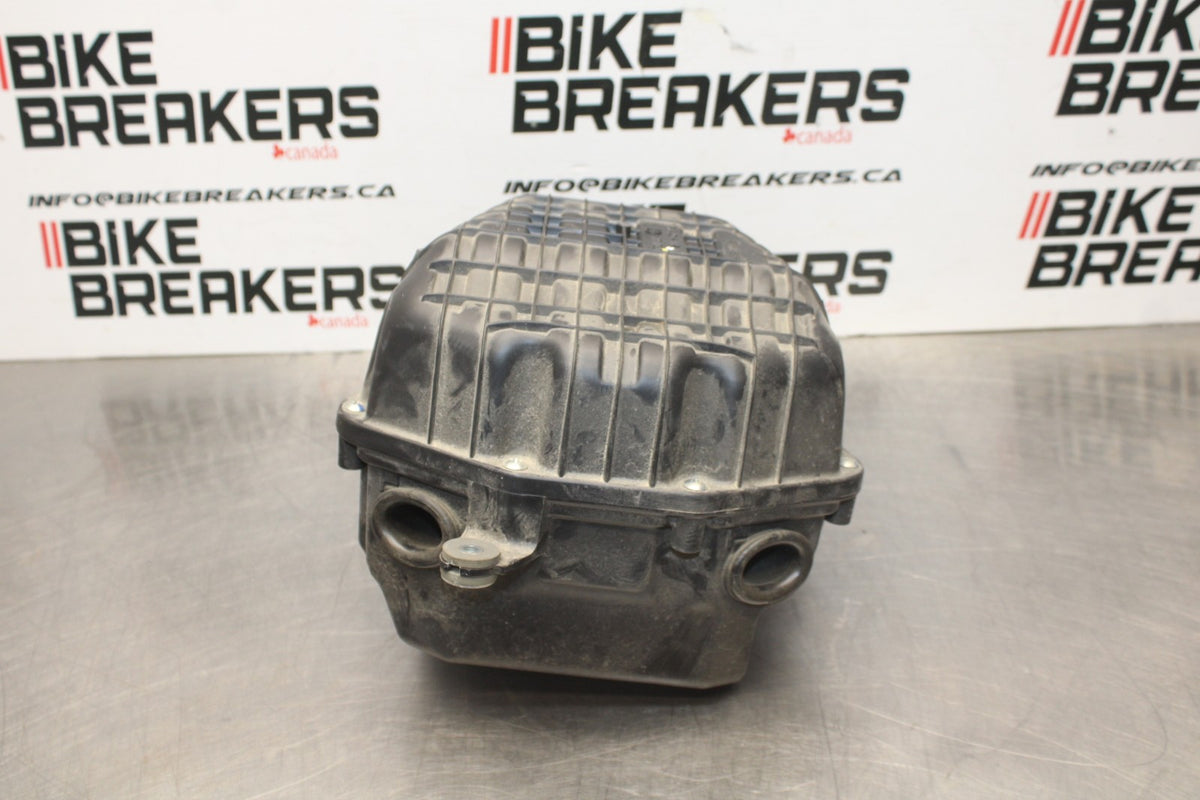 18-26 KAWASAKI Z400 AIRBOX AIR INTAKE FILTER BOX BB852