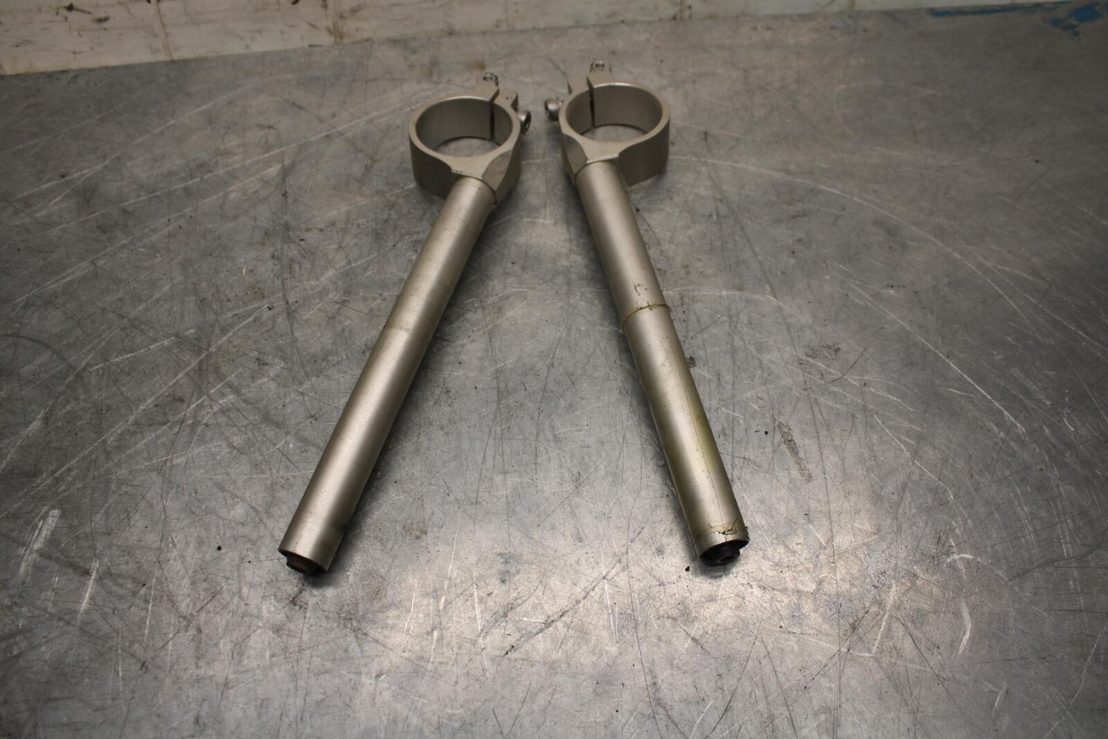18 YAMAHA YZF R1  LEFT RIGHT CLIP ON ONS HANDLEBARS PAIR SET BB473