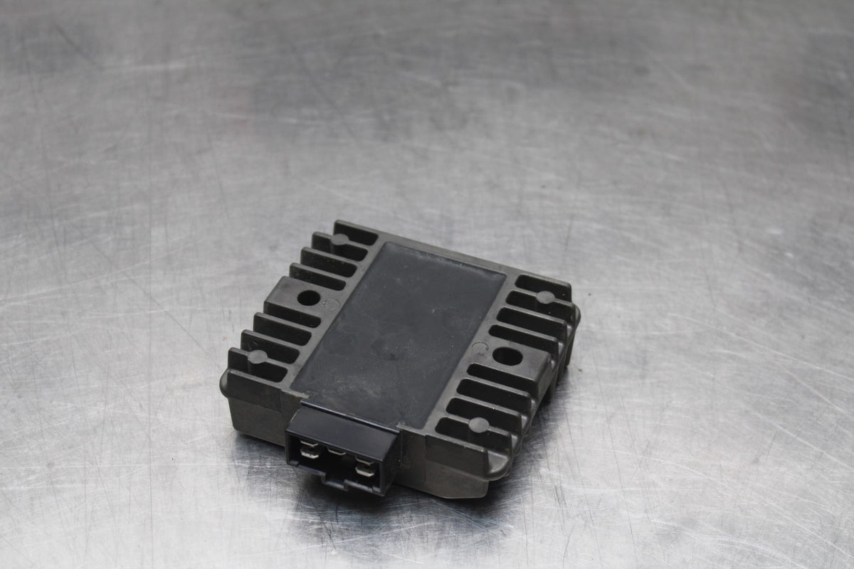 17-18 YAMAHA YZF R3 RECTIFIER VOLTAGE REGULATOR BB813