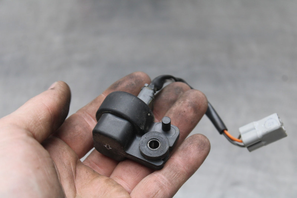 19 MOTO GUZZI V7 III TIP OVER BANK ANGLE CRASH SENSOR SWITCH  BB831