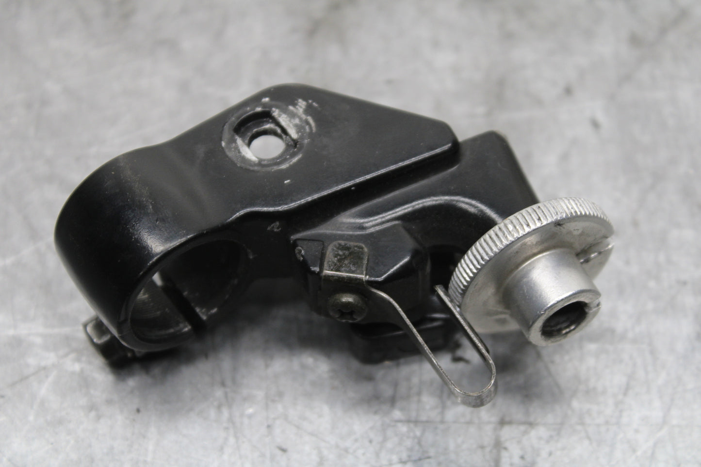06 YAMAHA YZF R6 CLUTCH LEVER PERCH MOUNT BRACKET BB716
