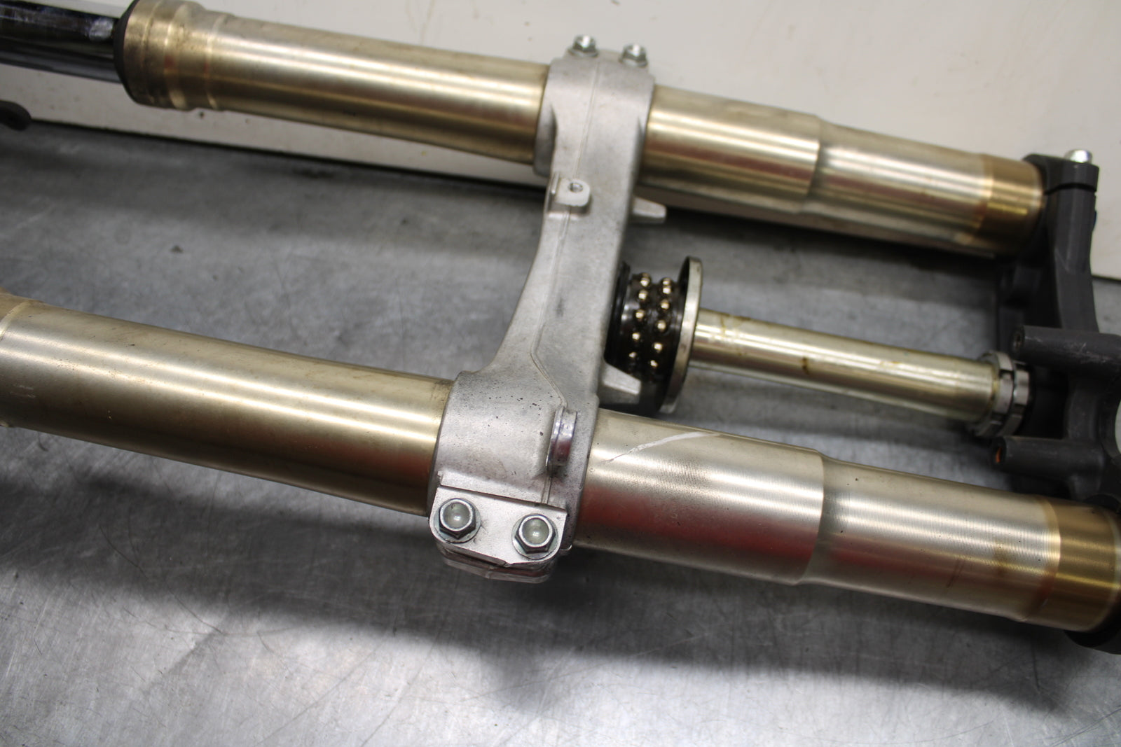 08-10 SUZUKI GSXR 600 COMPLETE FRONT END FORKS SUSPENSION TRIPLE TREE  BB753