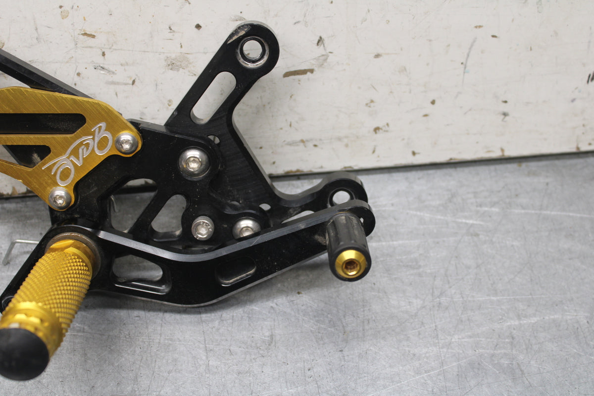 09-14 YAMAHA YZF R1 AFTERMARKET RIGHT REARSET REAR SET FOOT PEG REST STOP BB696