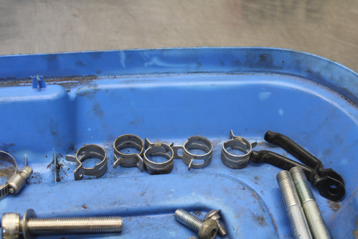 18 SUZUKI GSXR750 MOUNTING BOLTS HARDWARE SCREWS BB891