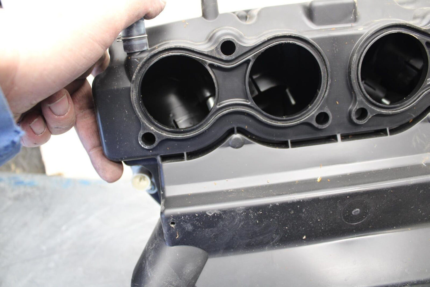 15-21 SUZUKI GSXR600 AIRBOX AIR INTAKE FILTER BOX BB463