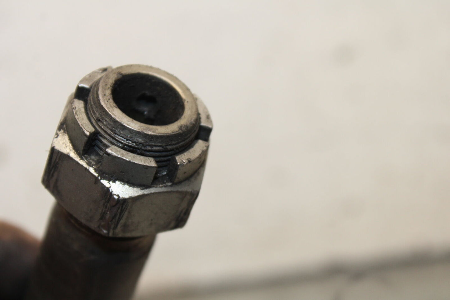 09-12 KAWASAKI NINJA ZX6R ZX600R REAR AXLE BACK WHEEL RIM PIVOT BOLT AXEL BB656