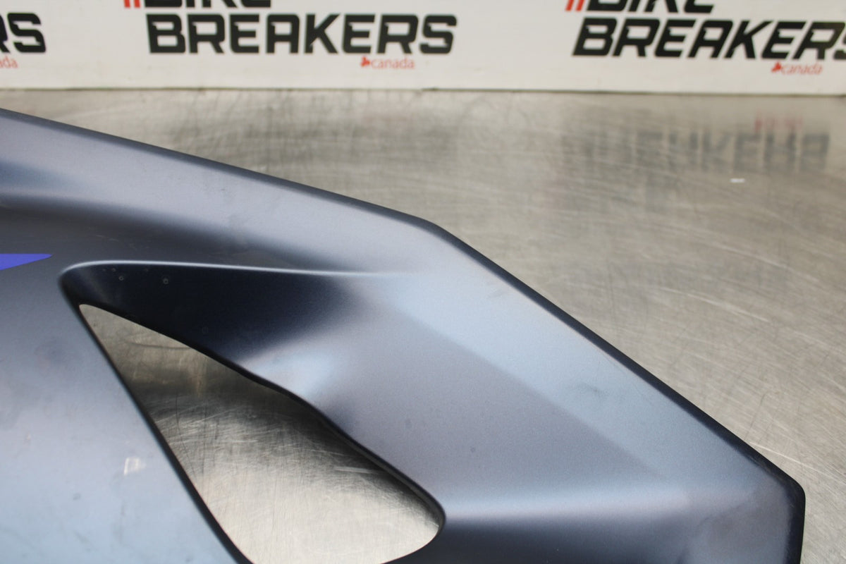 22-25 YAMAHA YZF R7 LEFT MID UPPER SIDE FAIRING COWL BB583