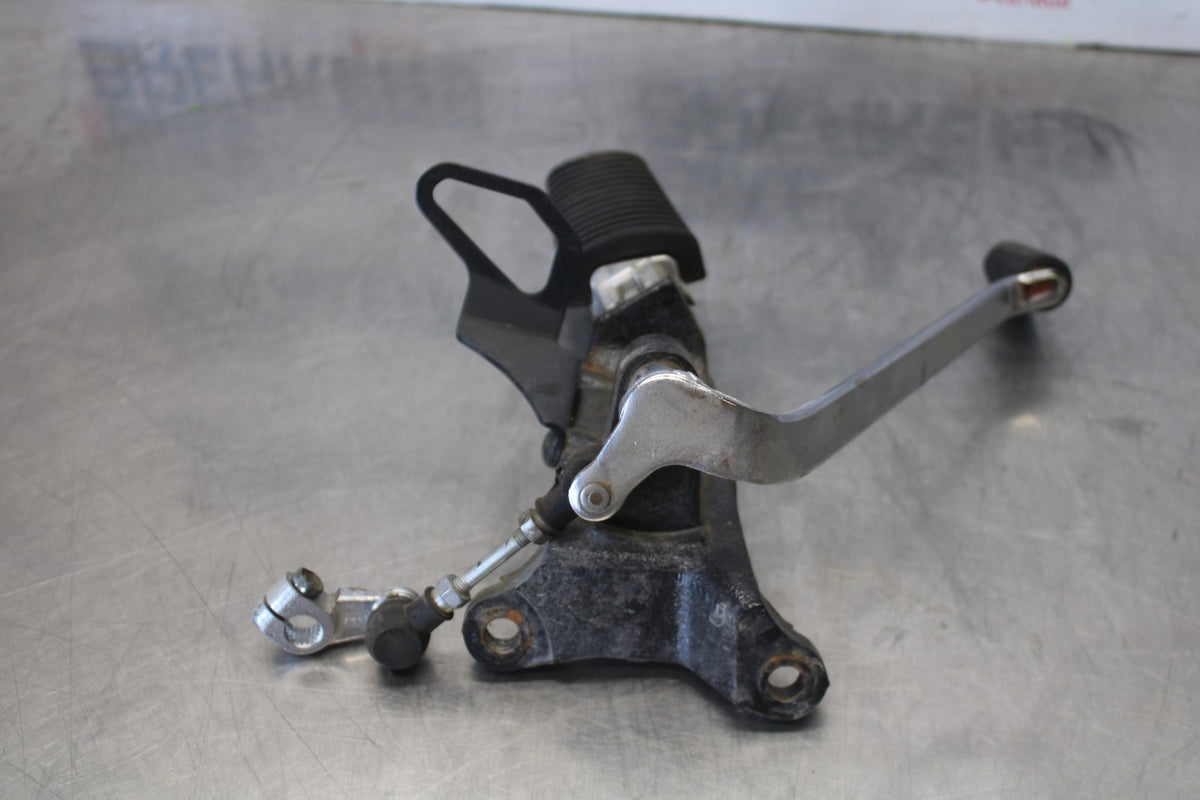 07 SUZUKI BOULEVARD M50 LEFT FRONT FOOT REST PEG STEP SHIFTER BB897