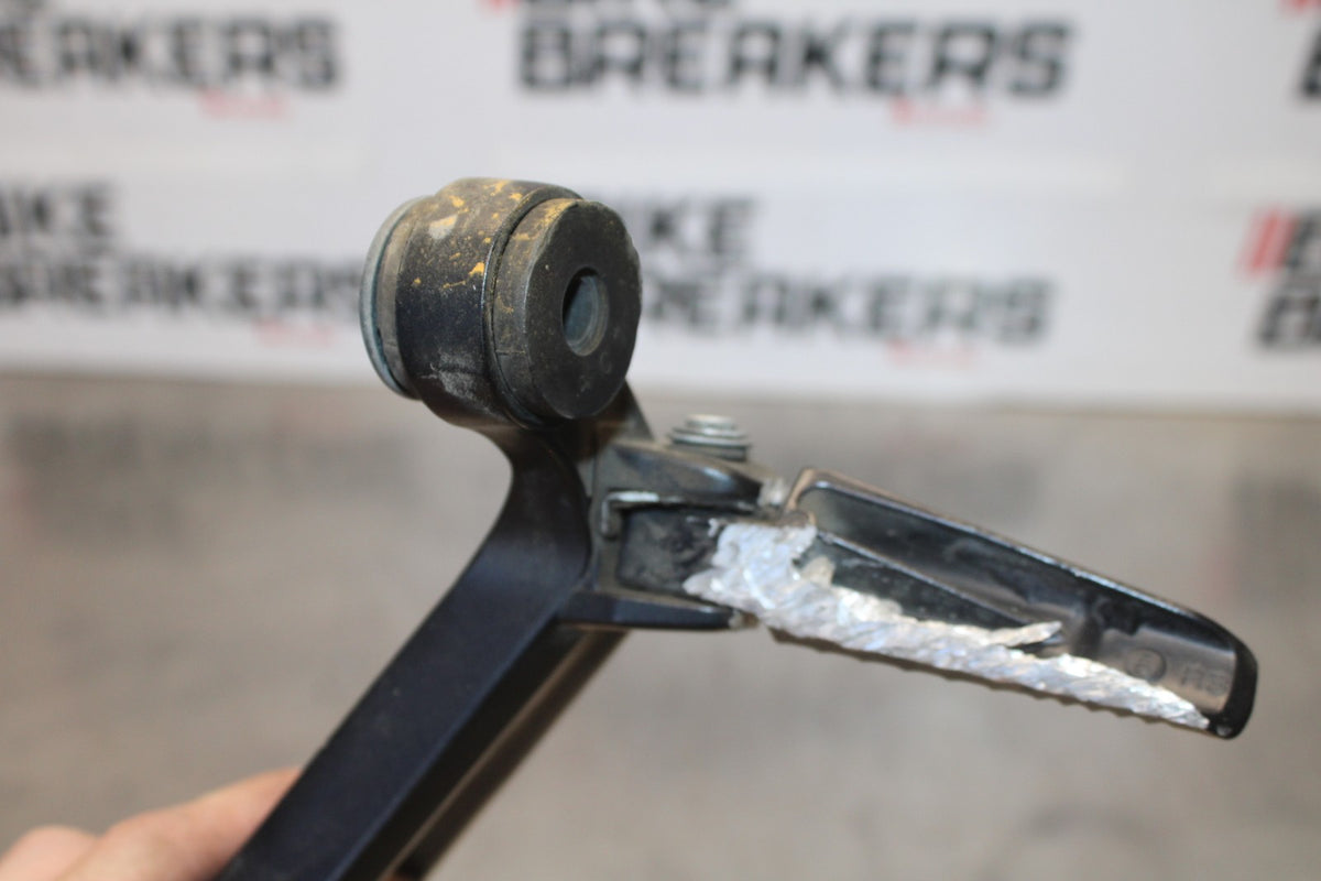 18 SUZUKI GSXR750 RIGHT REAR BACK PASSENGER PEG BB891