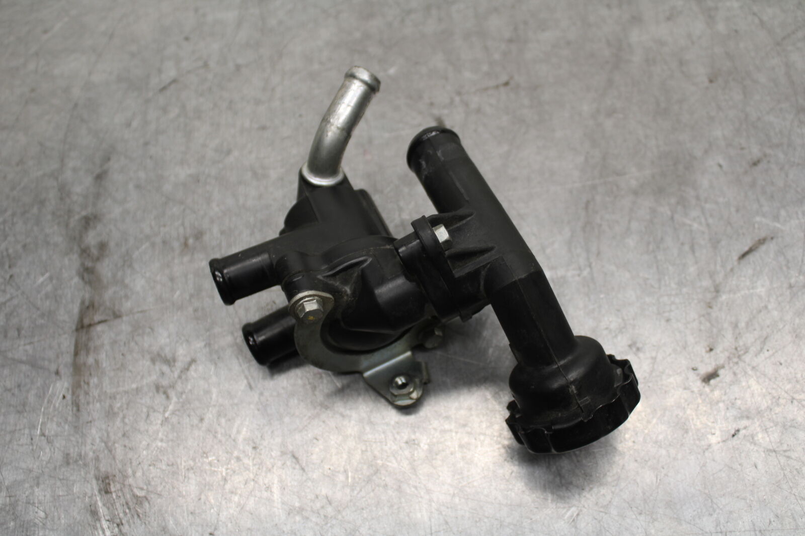 10-13 HONDA SHADOW RS 750 VT750RS THERMOSTAT W HOUSING ASSEMBLY BB718