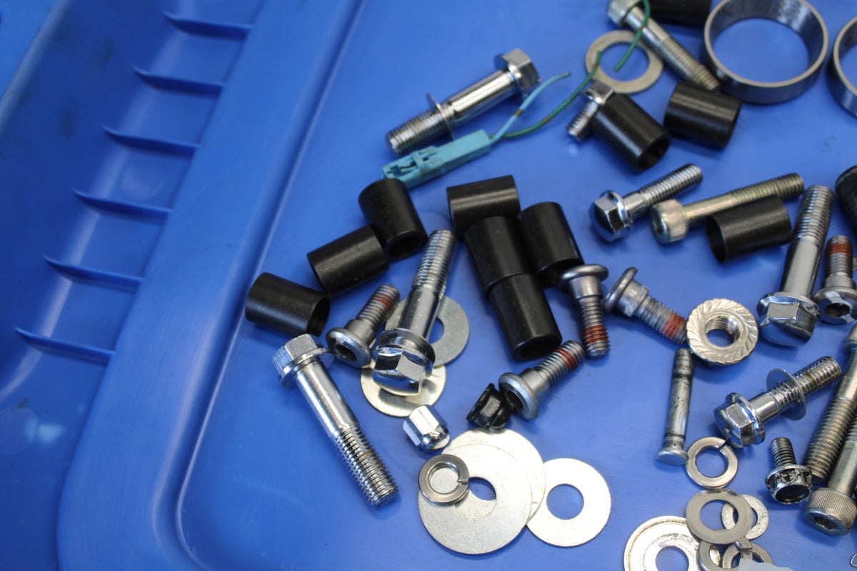 2008 Honda VTX1300C MOUNTING BOLTS HARDWARE MOTOR SCREWS  bb673