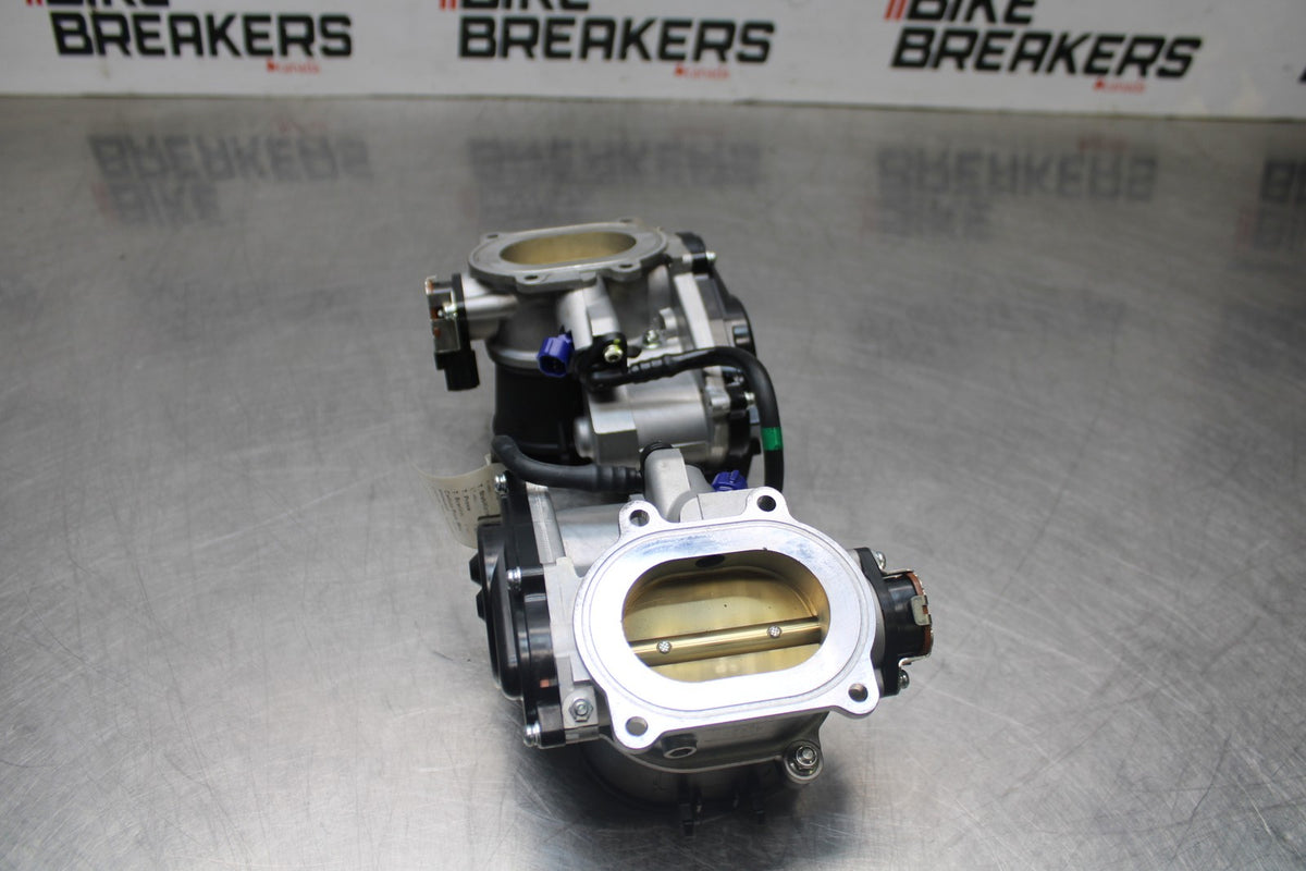 16 DUCATI 959 PANIGALE MAIN FUEL INJECTORS / THROTTLE BODIES BB912