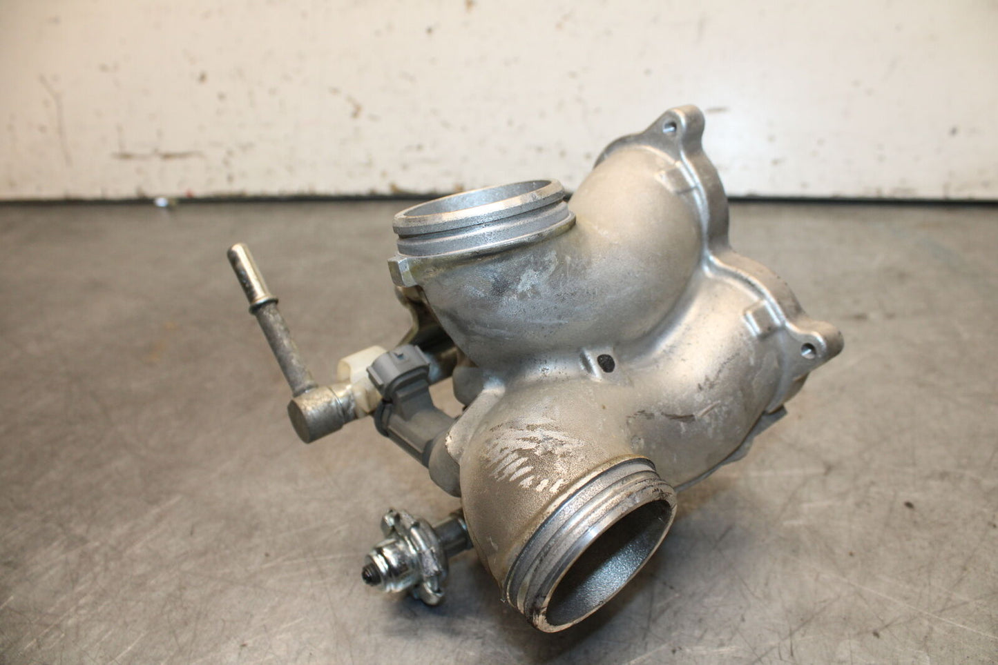 14-15 YAMAHA V STAR 1300 XVS1300CT TOURER AIR INTAKE MANIFOLD BB722