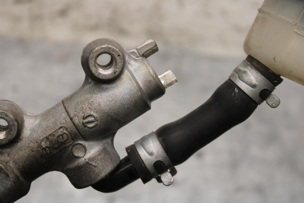 2005 Kawasaki Vulcan 1600 VN1600D Nomad REAR BACK BRAKE MASTER CYLINDER W BB556
