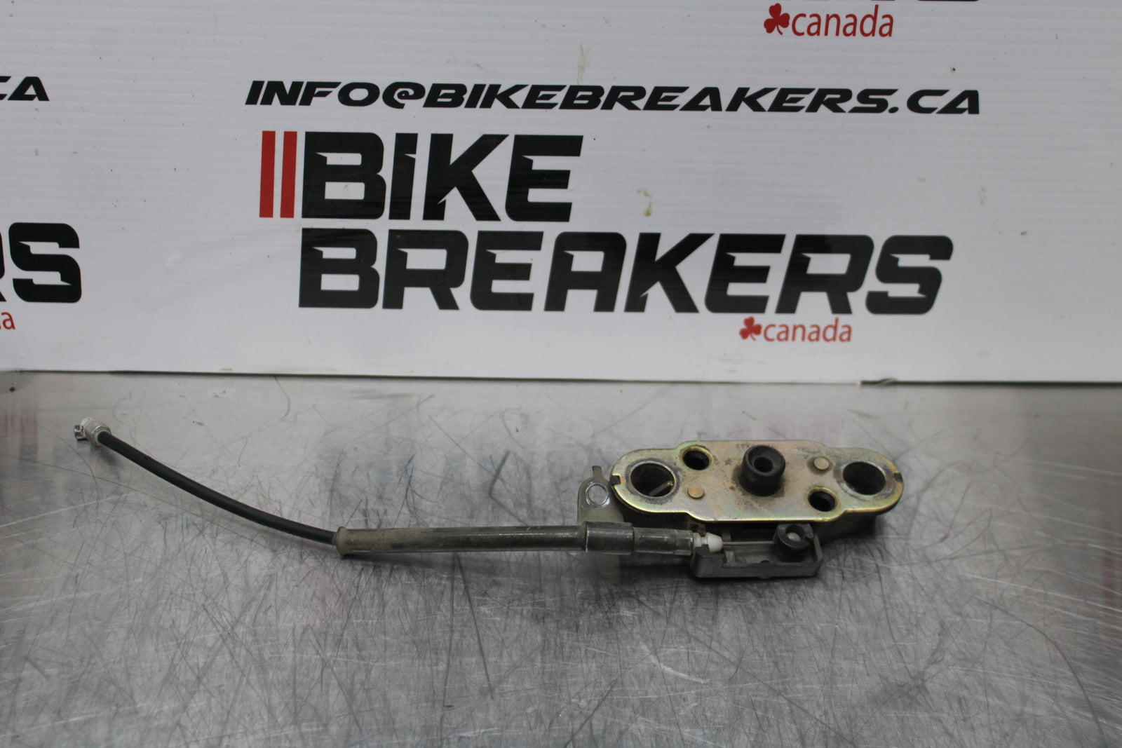 03 SUZUKI SV650S REAR PASSENGER SEAT LATCH LOCK ASSEMBLY BB167