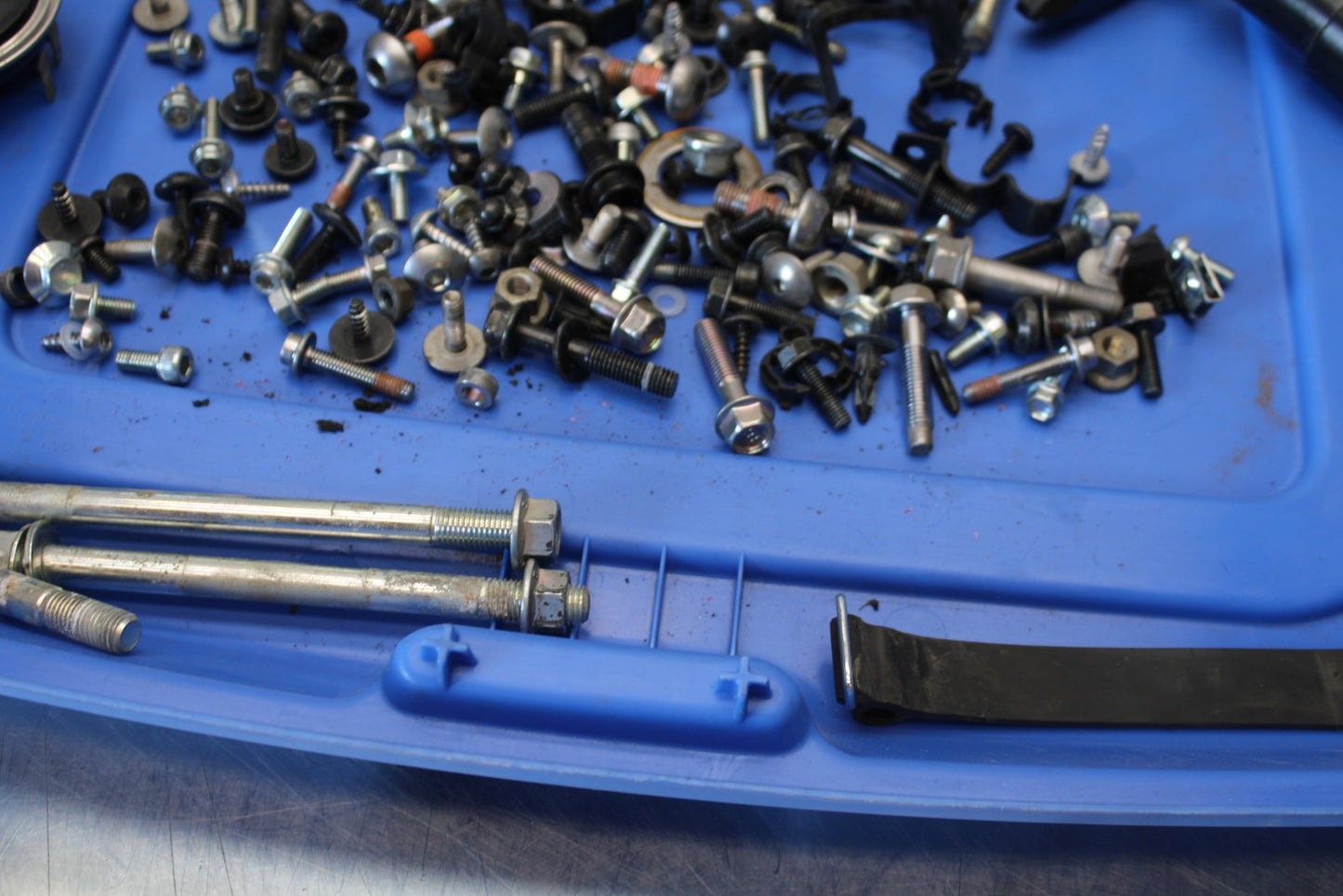 22-25 YAMAHA YZF R7 MOUNTING BOLTS HARDWARE MOTOR SCREWS BB176