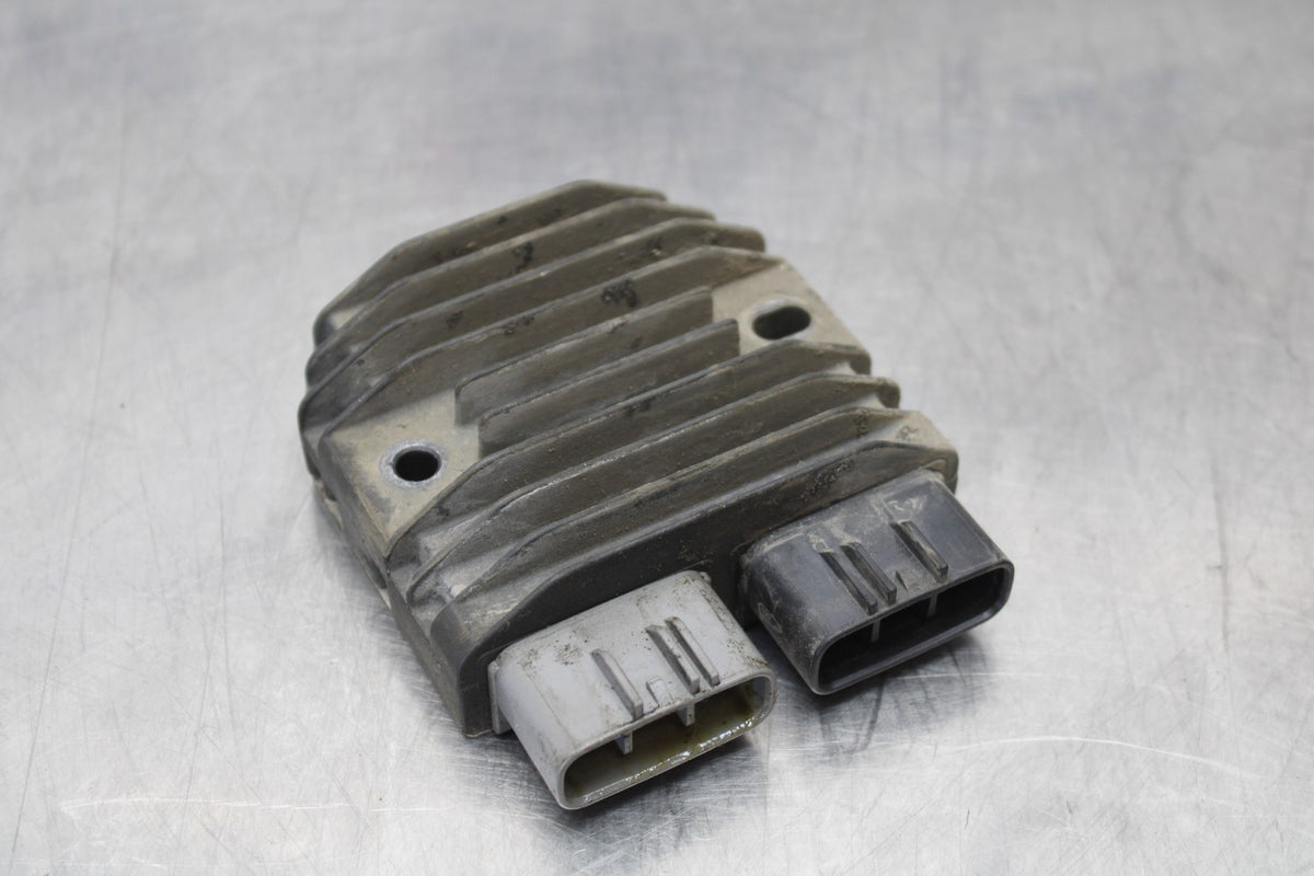 05 TRIUMPH ROCKET III RECTIFIER VOLTAGE REGULATOR BB186