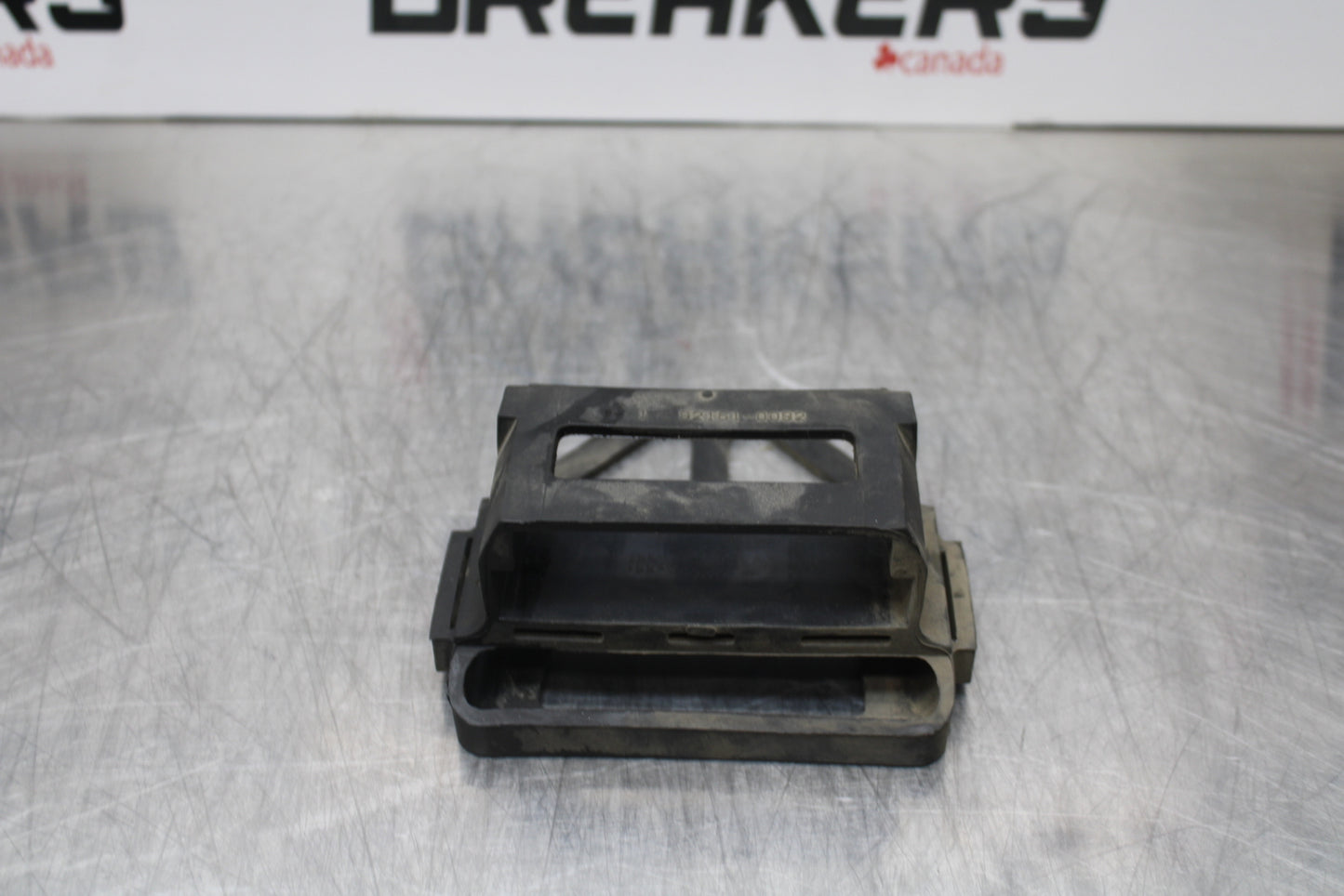 04-05 KAWASAKI NINJA ZX10R ECU ECM RELAY HOLDER BRACKET BB163