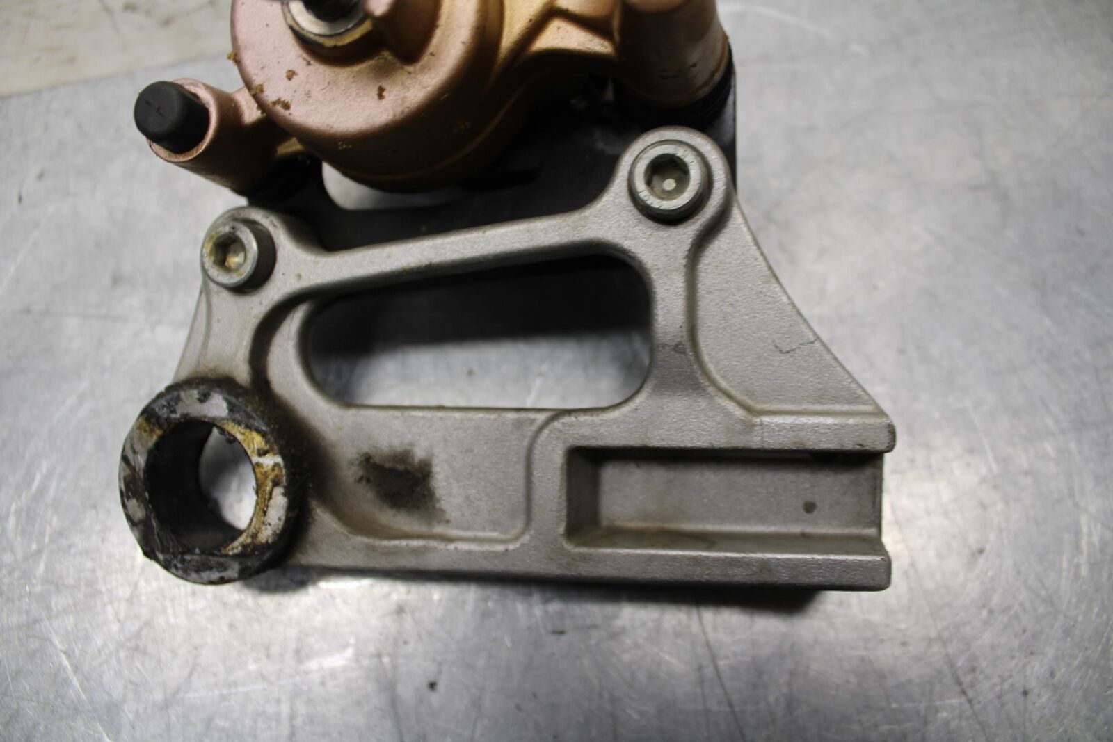 2003 Kawasaki Ninja ZX6RR ZX600K REAR BACK BRAKE CALIPER W MOUNT BRACKET BB66