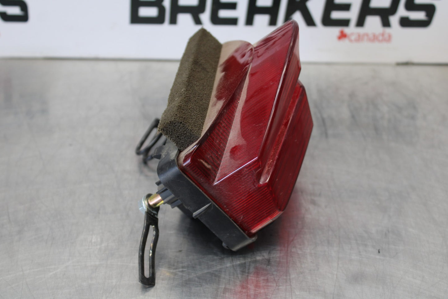 01-06 HONDA CBR600F4I REAR TAIL TAILLIGHT BACK BRAKE LIGHT BB185