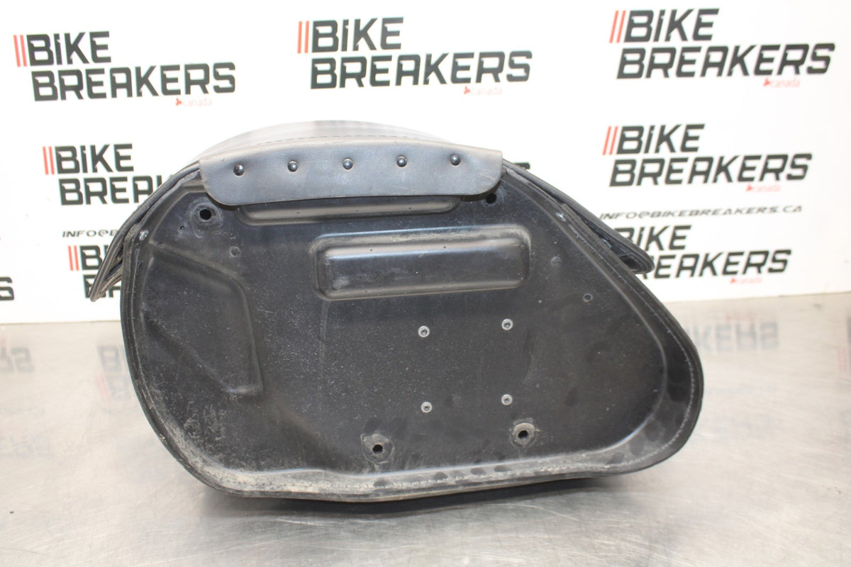 07 HONDA VTX1300R RIGHT SIDE CARGO LUGGAGE SADDLEBAG BAG COMPARTMENT BB825
