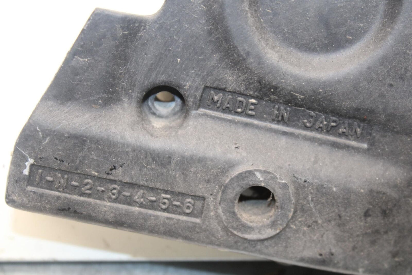 1988 Yamaha FZ600 ENGINE SPROCKET COVER BB601
