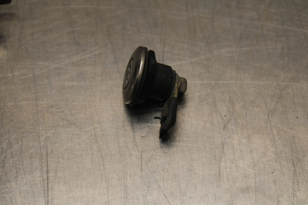 2006 Suzuki Boulevard C90 IGNITION LOCK KEY SET W/ GAS CAP AND SEAT LOCKBB849