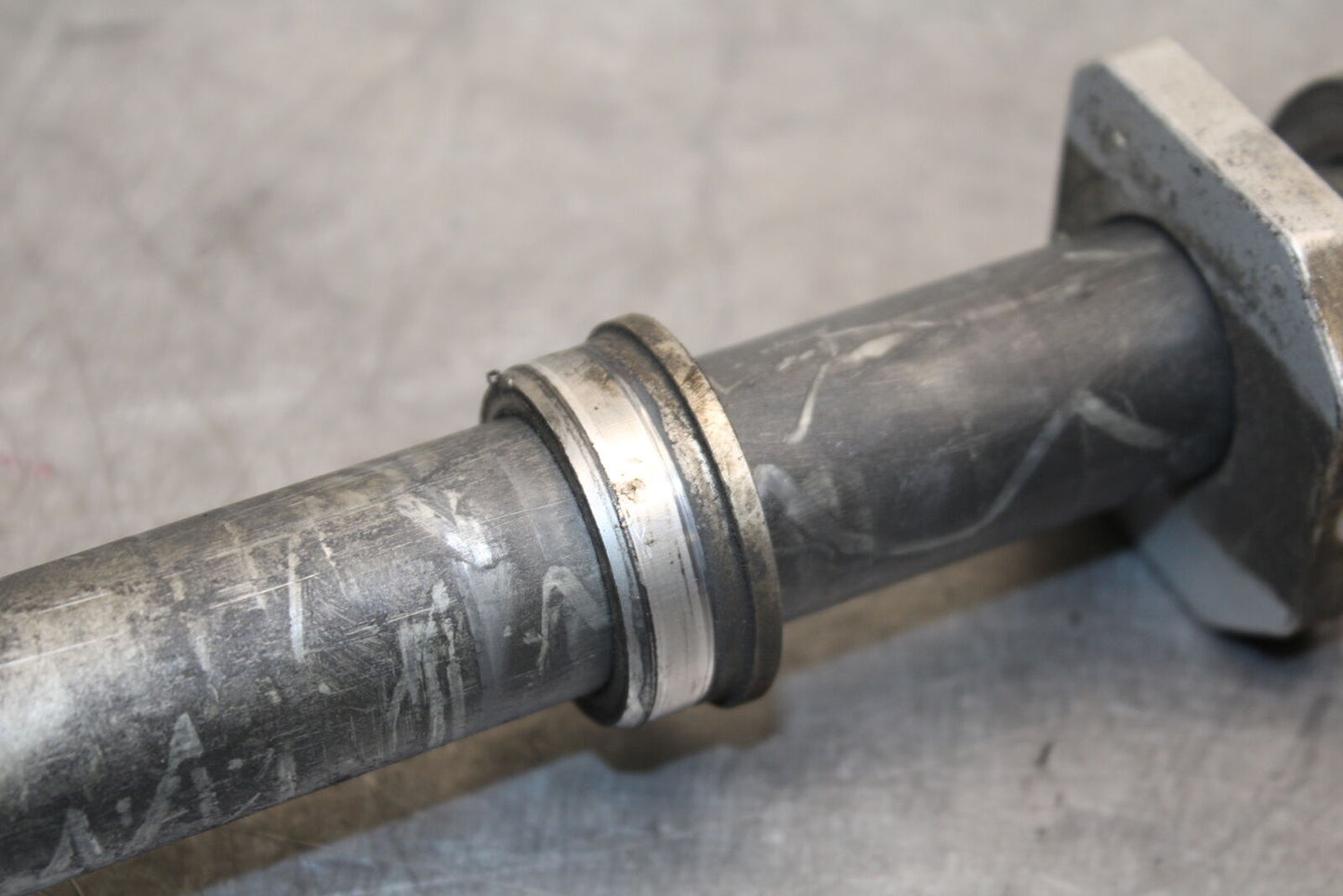 06-07 SUZUKI GSXR 600 REAR AXLE BACK WHEEL RIM PIVOT BOLT AXEL BB737