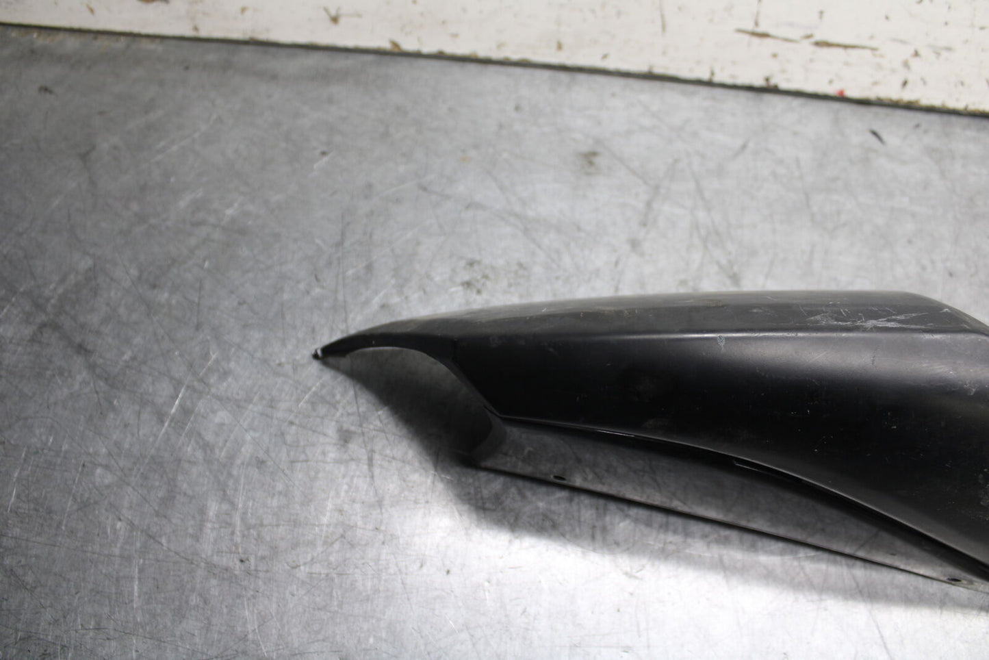 08-10 SUZUKI GSXR 600  RIGHT REAR BACK TAIL FAIRING COWL SHROUD BB101