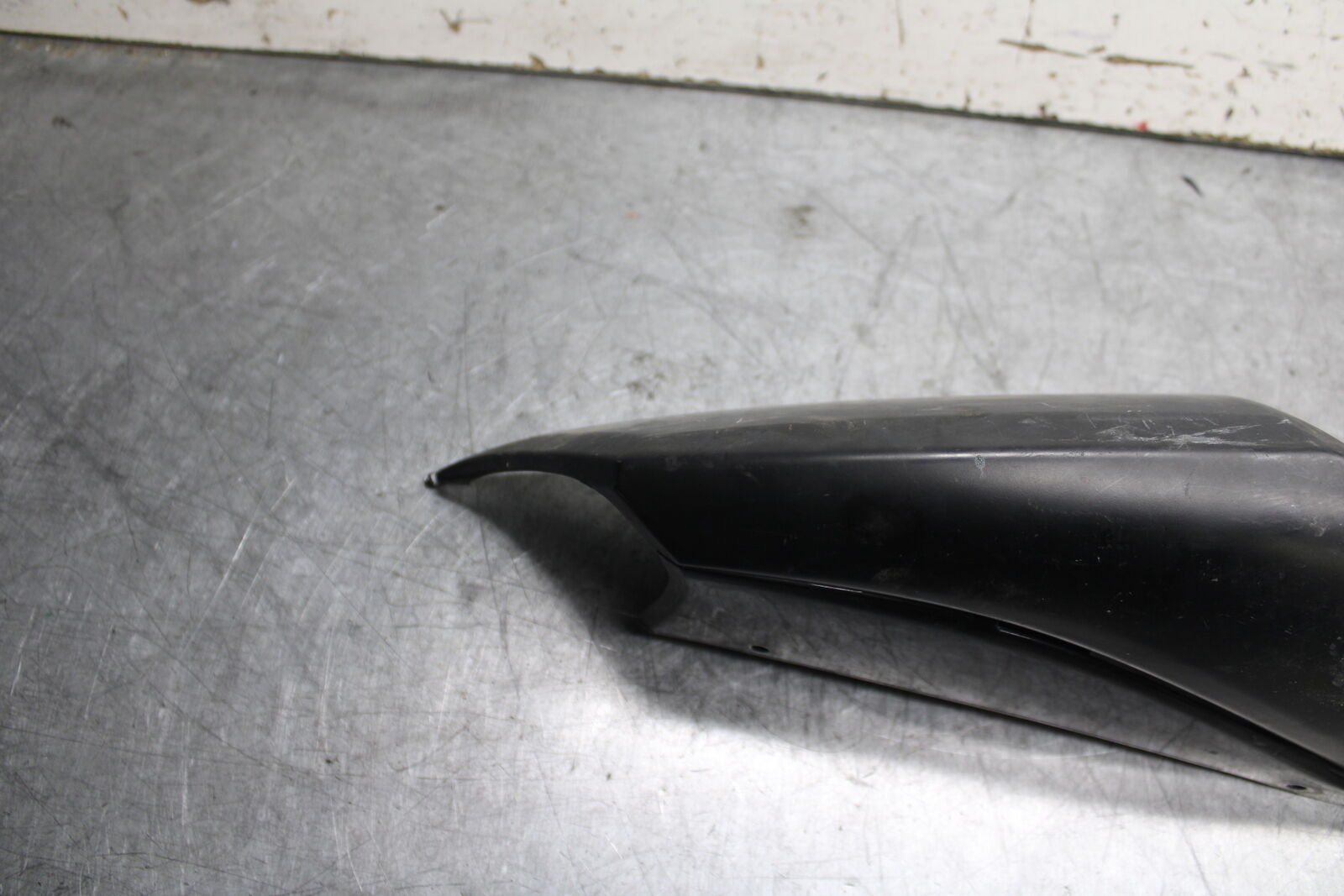 08-10 SUZUKI GSXR 600  RIGHT REAR BACK TAIL FAIRING COWL SHROUD BB101