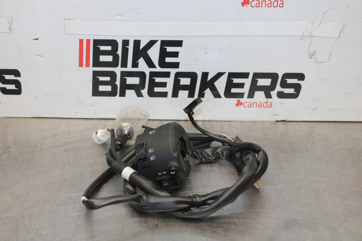 23 YAMAHA YZF R3 LEFT CLIP ON HANDLE HORN SIGNALS SWITCH SWITCHES bb806