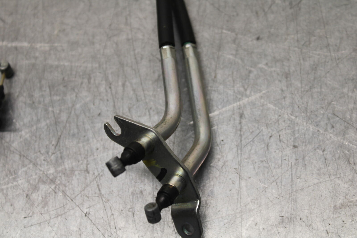 15-17 YAMAHA YZF R3 THROTTLE CABLES LINES BB111