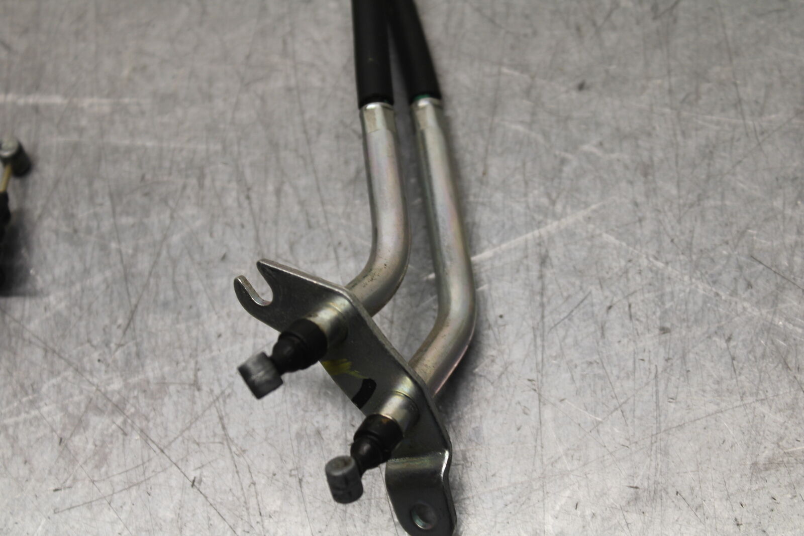 15-17 YAMAHA YZF R3 THROTTLE CABLES LINES BB111
