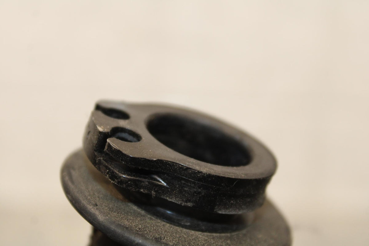 2015 Suzuki GSXR750 RIGHT THROTTLE GRIP BB595