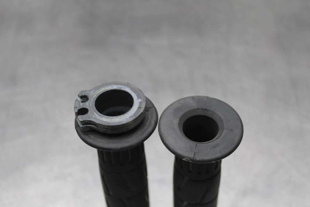 07-08 KAWASAKI NINJA ZX6R THROTTLE TUBE / GRIPS BB199