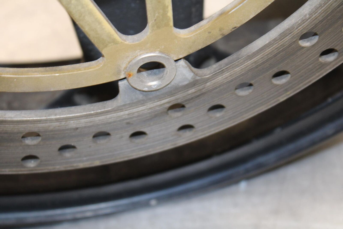 2000 Kawasaki Ninja ZX12R ZX1200A FRONT LEFT RIGHT BRAKE ROTORS AND WHEEL BB565