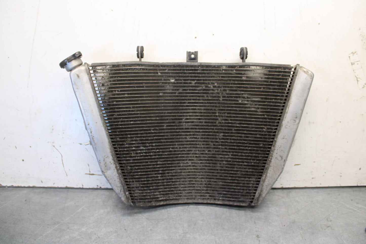 05-06 SUZUKI GSXR1000 ENGINE RADIATOR MOTOR COOLER COOLING 17710-41G00 BB677