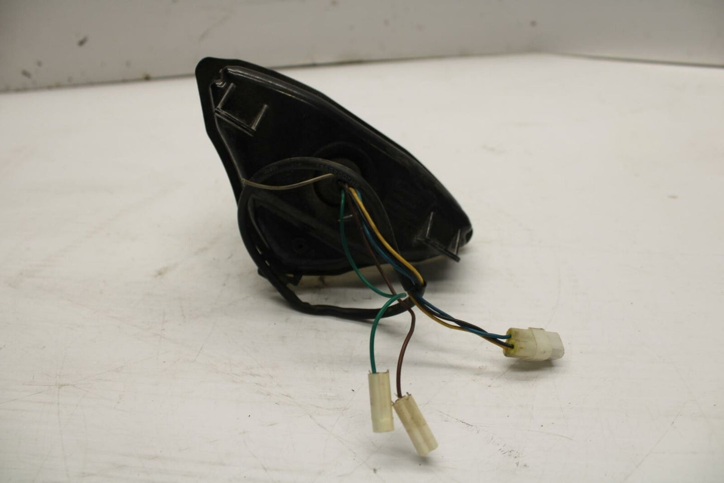 06 YAMAHA YZF R1 REAR TAIL TAILLIGHT BACK BRAKE LIGHT  BB282