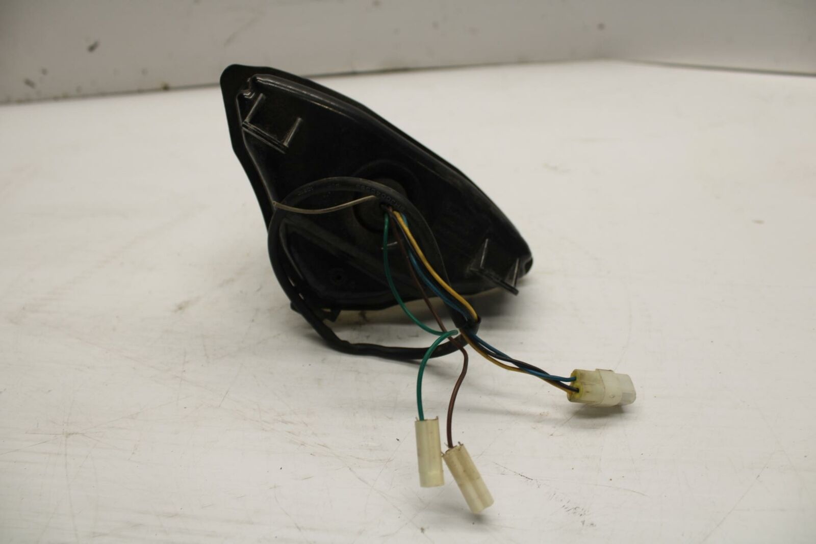 06 YAMAHA YZF R1 REAR TAIL TAILLIGHT BACK BRAKE LIGHT  BB282